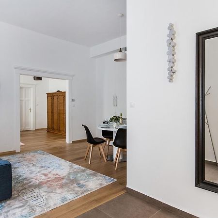 Basilica Dream Home In The Absolute Center บูดาเปสต์ ภายนอก รูปภาพ