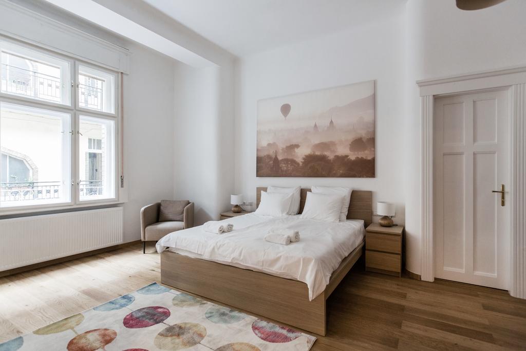 Basilica Dream Home In The Absolute Center บูดาเปสต์ ภายนอก รูปภาพ