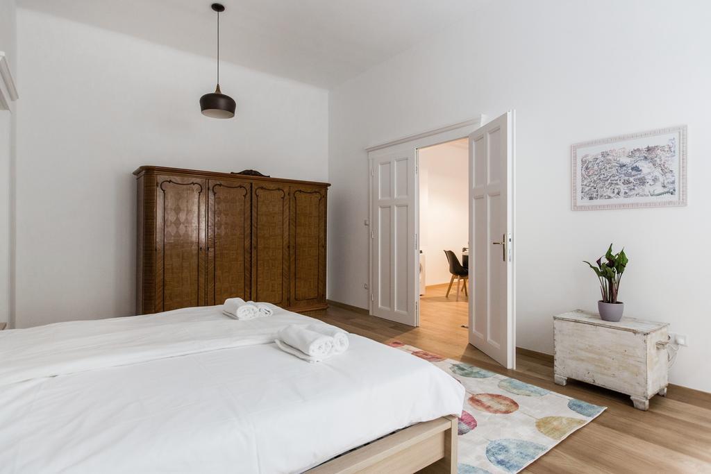 Basilica Dream Home In The Absolute Center บูดาเปสต์ ภายนอก รูปภาพ