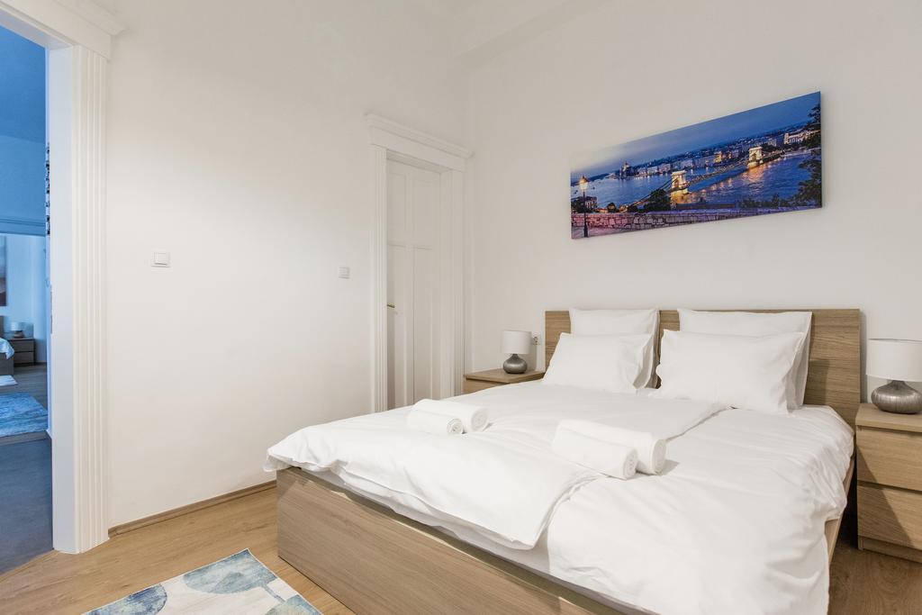 Basilica Dream Home In The Absolute Center บูดาเปสต์ ภายนอก รูปภาพ